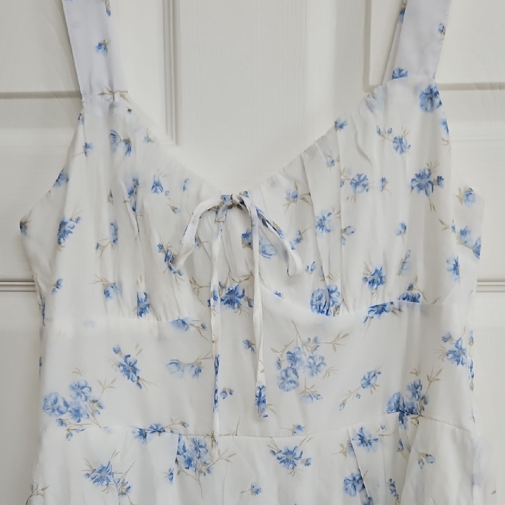 NWT Women's Sweetheart Neck Blue Floral White Dress Medium - Picture 5 of 8